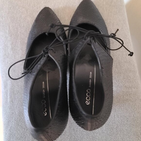 Ecco Navy Mary Jane heels - Picture 3 of 5